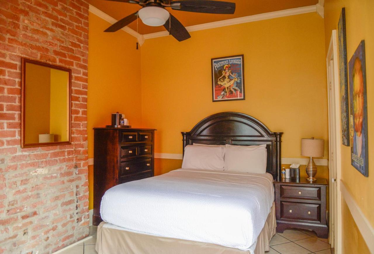 Frenchmen Hotel New Orleans Buitenkant foto