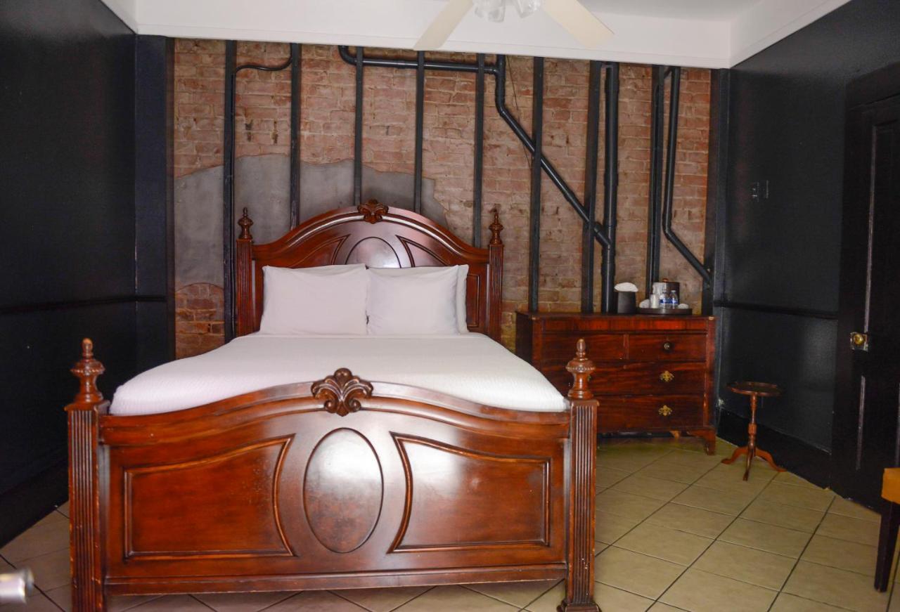 Frenchmen Hotel New Orleans Buitenkant foto
