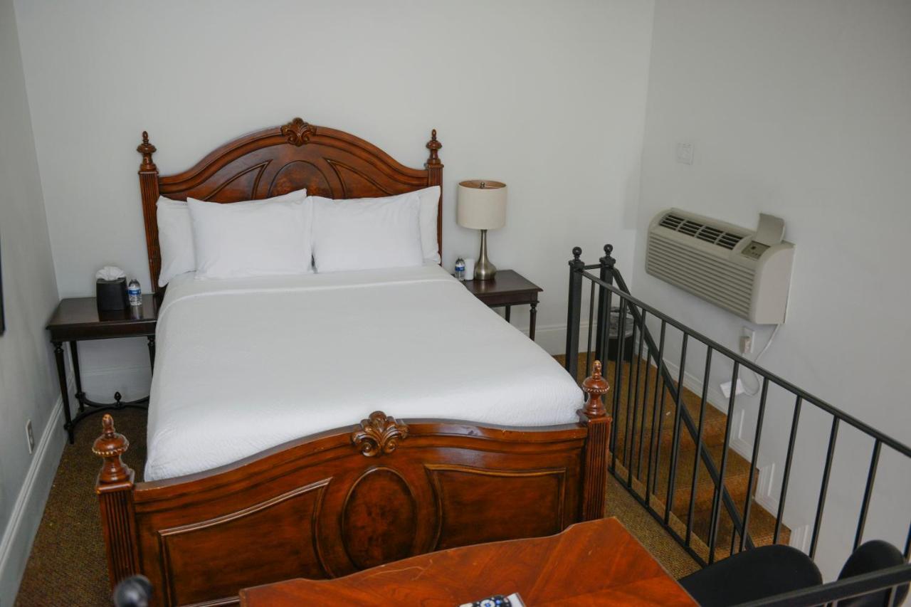 Frenchmen Hotel New Orleans Buitenkant foto